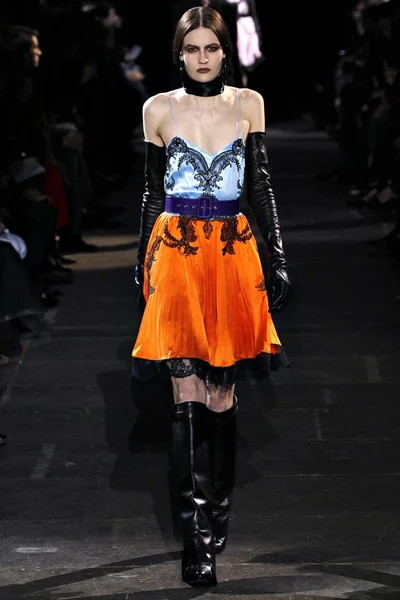 Look 39